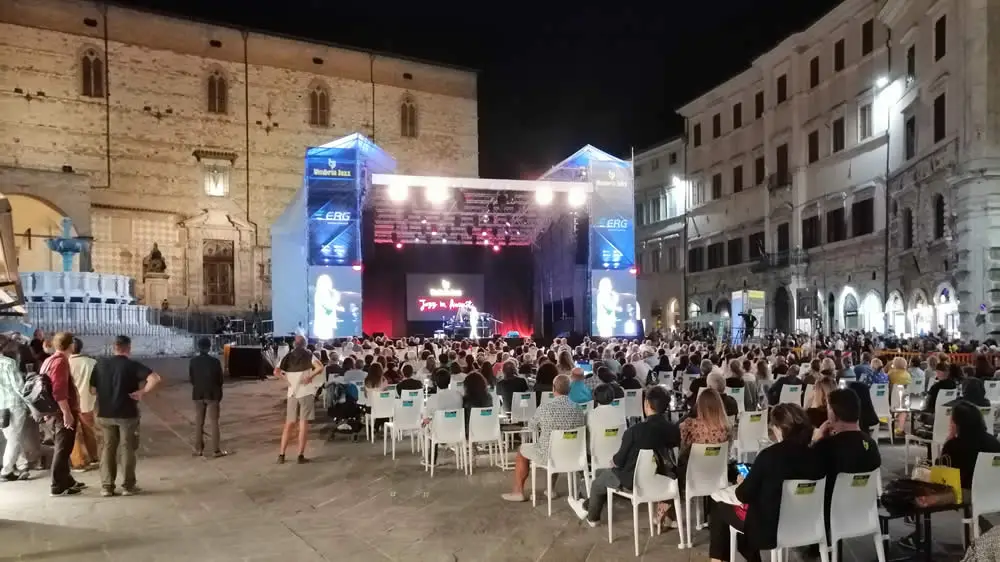 pubblicoSpettacoloPRAIT10